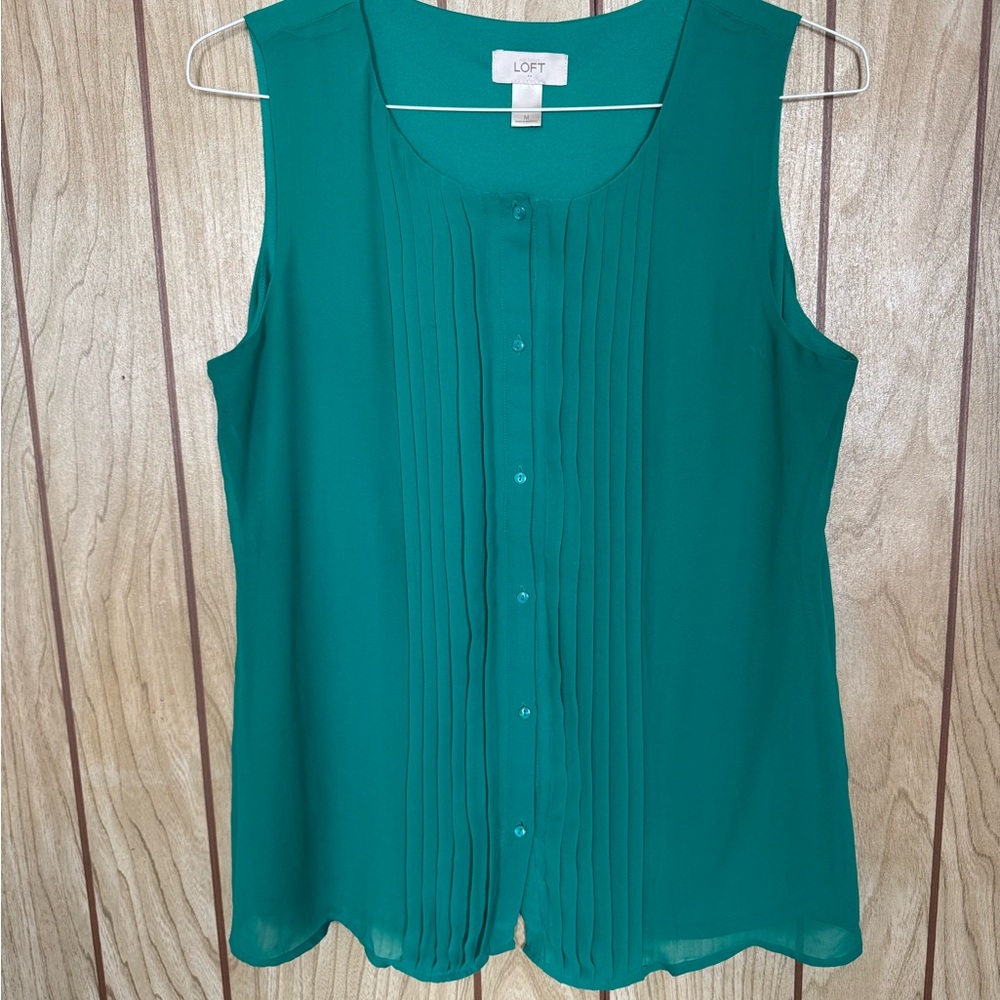 LOFT Green Sleeveless Pleated Blouse